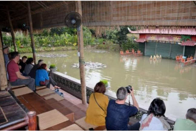 spectacle de marionnettes sur l’eau