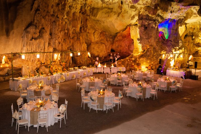 gala diner dans une sublime grotte