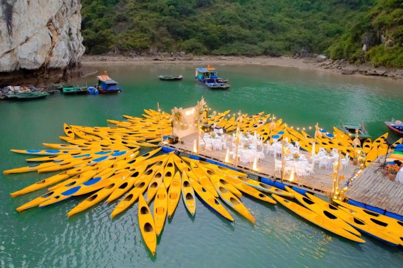 gala flottant dans la Baie d'Halong